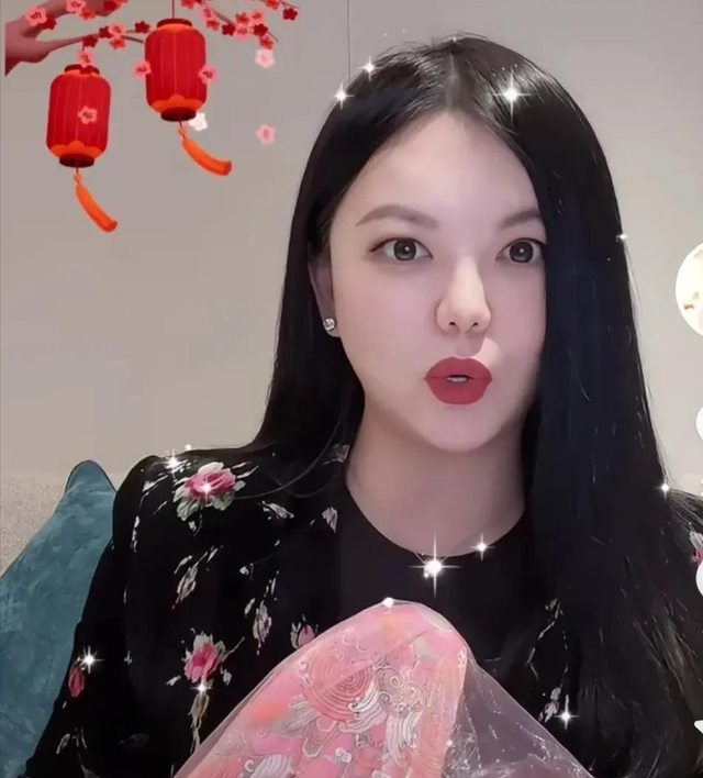 税务问题被曝不到1天	，李湘再迎3大噩耗，“底裤”被扒的干干净净