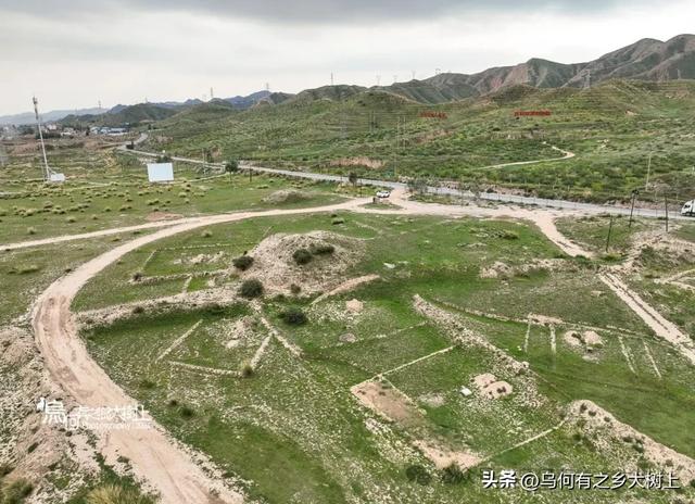 将军山墓群：位于永登县庄浪河谷西岸高地上，墓室曾裸露于外