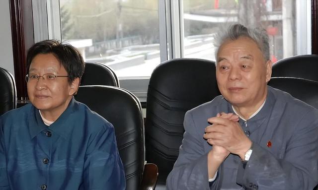 2004年毛、刘两家聚会，王光美说出一句话，李敏李讷顿时红了眼眶