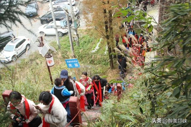 祈福、赏舞、品火锅，南宝山镇羌历年打造沉浸式民族文化盛宴