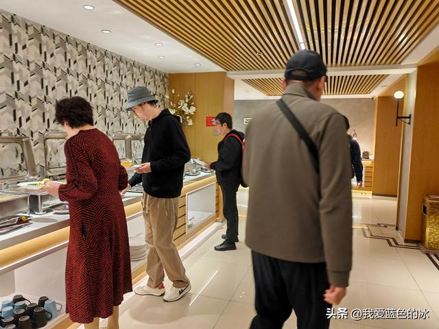 保定这家自助早餐虽然只是28元一位，但做的很用心，人气很旺啊