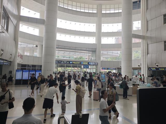 重庆市西南医院，陆军军医大学第一附属医院