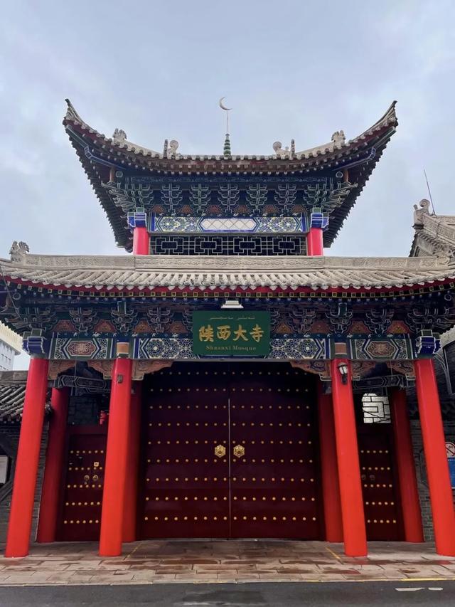 城南的“大门”，藏着乌鲁木齐人的青春