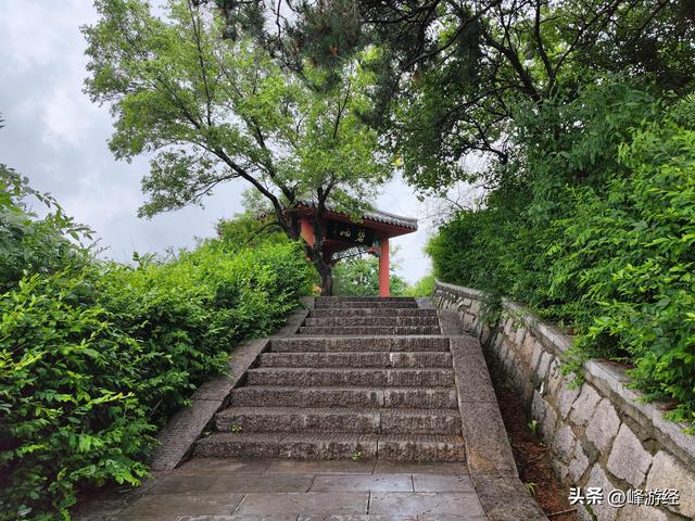 吉林初印象，爬玄天岭寻清代炮台，俯瞰雨后的城市美景