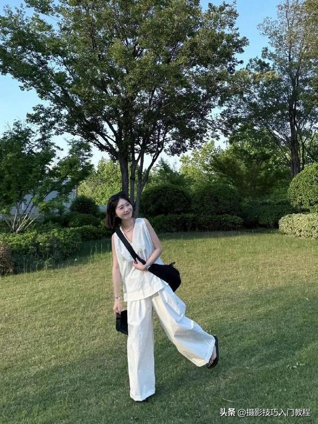 站着拍全身照怎么摆姿势？9个全身照站姿，又美又自然