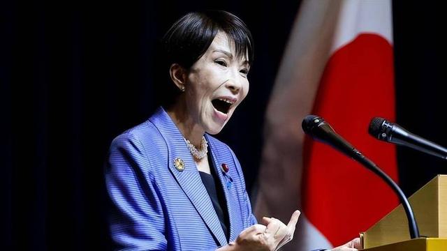 歼15雷达照射后，惹怒中国的恐慌在日蔓延，高市首相位还能赖多久