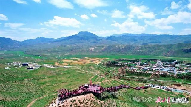 在甘加秘境，解锁草原、石林、雪峰的奇幻之旅！