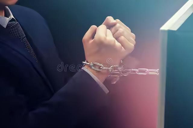 谁都跑不了！倒查风暴已经席卷全国，靠关系吃饭的时代要结束了？