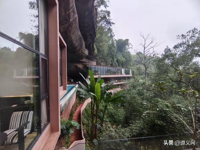 悦·遵义│颠覆想象！赤水丹霞深处，这家洞穴酒店太酷了！