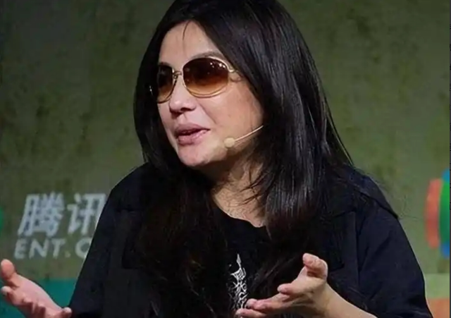 封杀四年，49岁赵薇突传消息，因胃癌去世传闻5个月前就真相大白