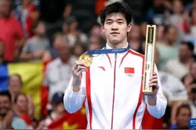 游泳百米飞人——潘展乐图片