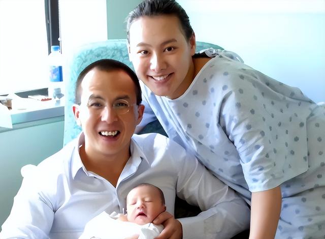 千亿身价又有何用？97岁的李嘉诚近况曝光无力回天，两儿子成心病