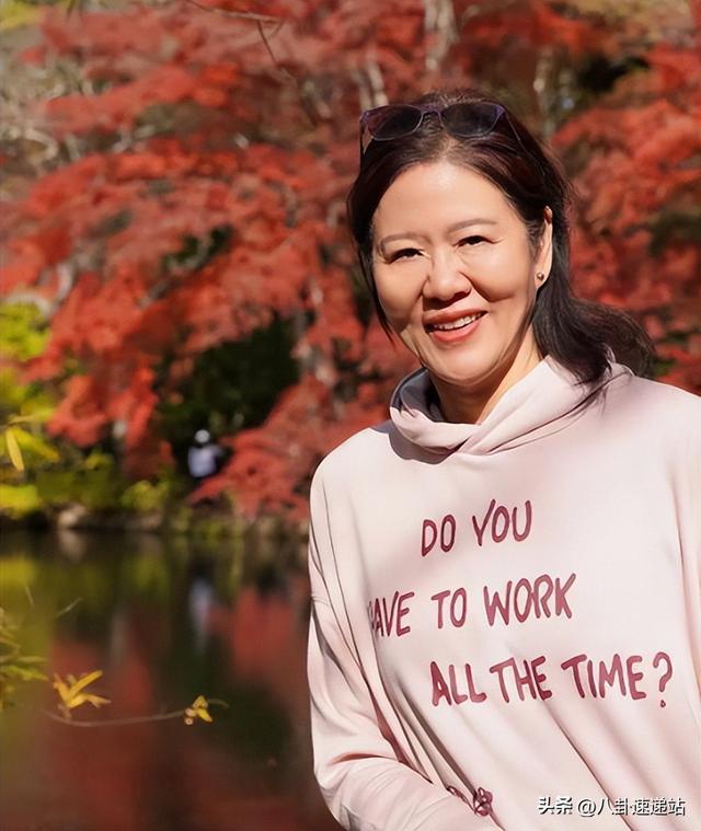 退休四年，65岁郎平再破“天花板”，重回女排传闻终于真相大白