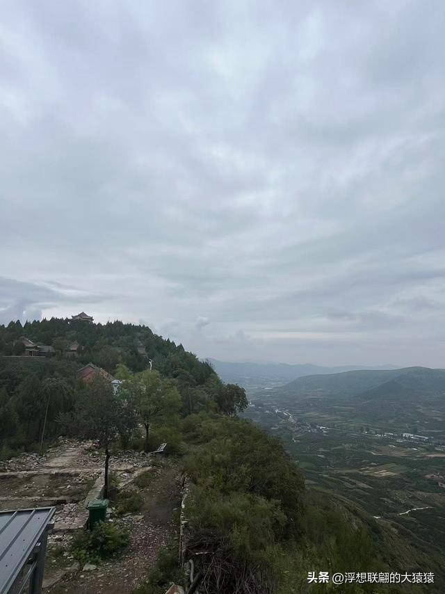 蒙阴七十二崮之一的瞭阳崮，不仅有壮丽风光，还曾有过血雨腥风