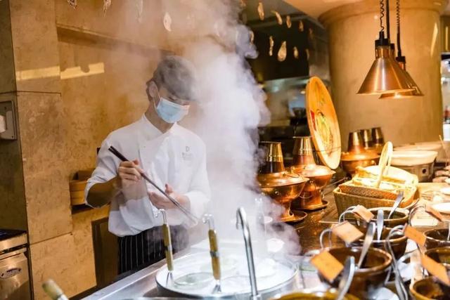 周末2大2小叹“森林秘境”度假地，吃住玩全了，汤泉萌宠…平靓正