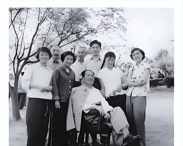 毛主席逝世仅一年，北京市委书记被开除党籍，表示永远是党的女儿