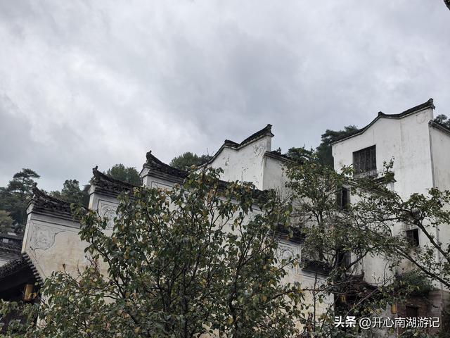 2025年秋老姐俩江西行，去篁岭看晒秋