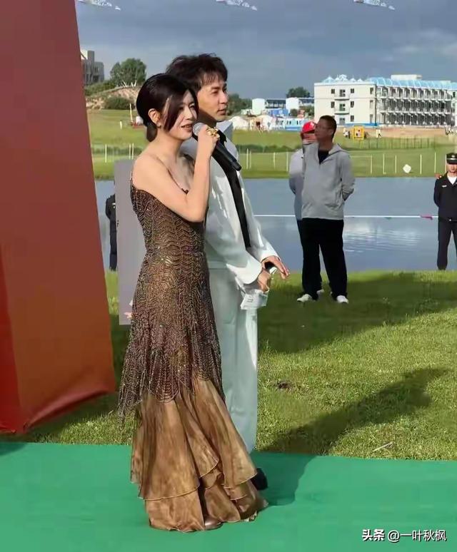 内蒙偶遇陈妍希，又矮又胖 腰粗腿短 身材五五分 没网上吹的那么漂亮