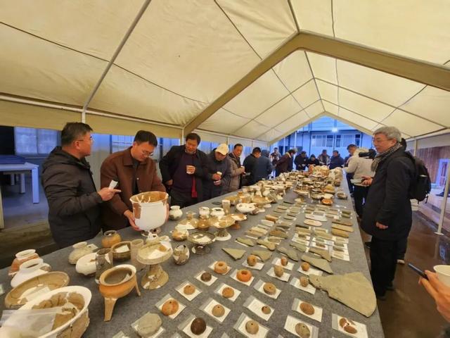 30多位专家连夜赶往现场,无锡挖出6000年古城,比杭州良渚早1000年