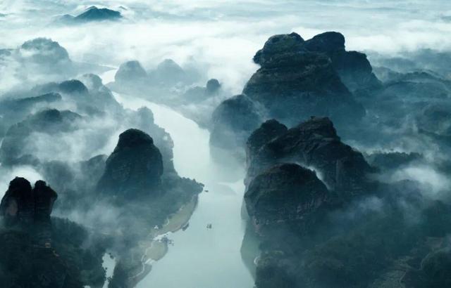 游在鹰潭｜中式美学深度游！山水、烟火、古建玩法全解锁，承包你的诗意周末