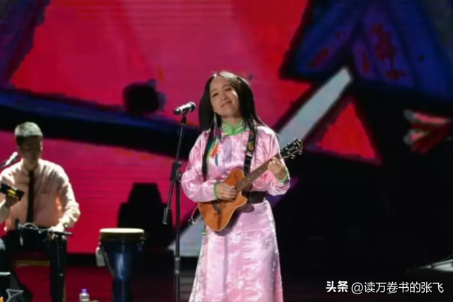 她连上5次春晚，私下却和恩师同居怀孕被骗流产，今57岁依然单身