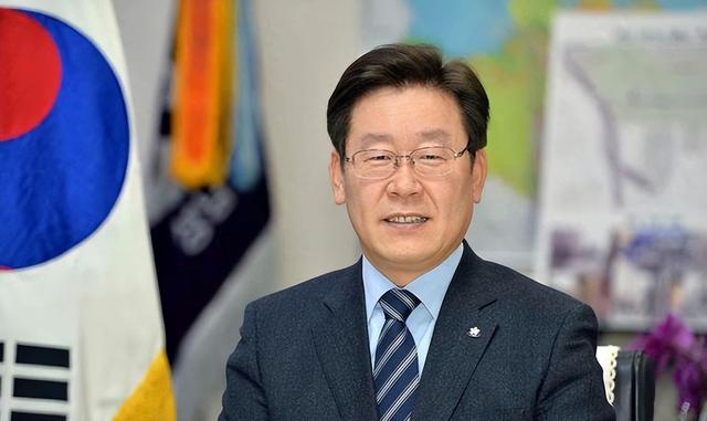 韩国特使团抵达北京，下飞机的第一句就显露目的，中方回应很干脆