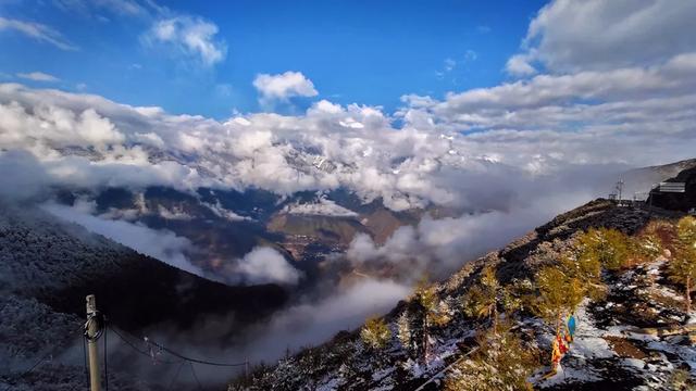 除了黑独山,滇藏线还有哪些适合摄影的景点?