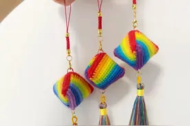 钩针图解：彩虹粽子图片