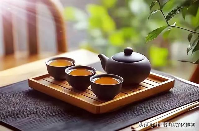嘉州之秋：大佛与三江的秋日交响