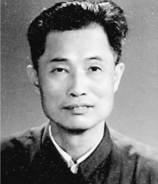 他曾是广东省委书记，拒绝王光美到家中做客，3个儿子无一从政