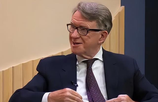 特朗普签总统令，准备动真格，英高层：中国是有史以来最强大对手
