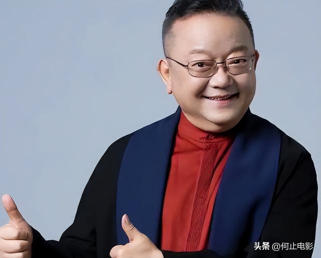 事实证明	，被传卖掉上亿豪宅移民美国的王刚，已经走上另一条大道