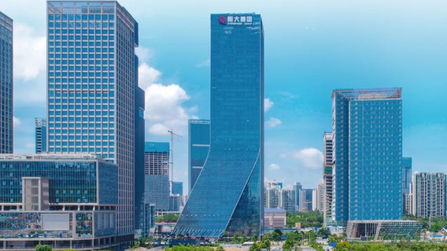 开始清算？逃到英国两年，许家印前妻再迎2大噩耗	，儿子也遭牵连