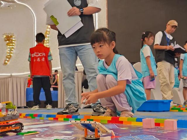 盘锦市兴隆台区举办青少年人工智能科创大会
