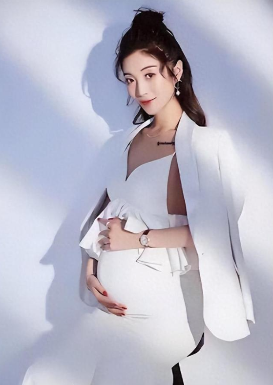“买英国精子生3娃”的山东女人，7年后现状曝光：她后悔了吗？