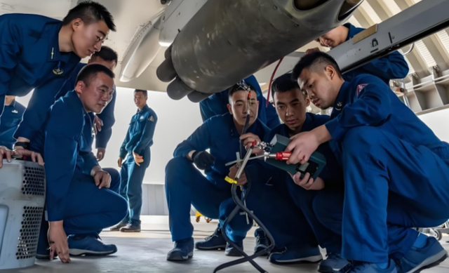 中国在超级大国垮台前，购入顶级战机，抓住了赶美超俄的契机