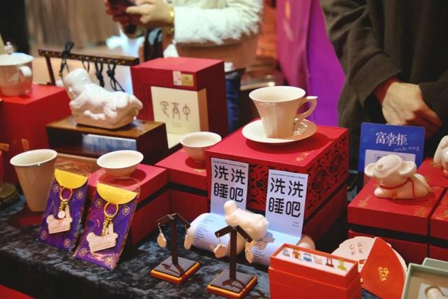 幕间喜「市」| 到剧场，看演出，逛市集！