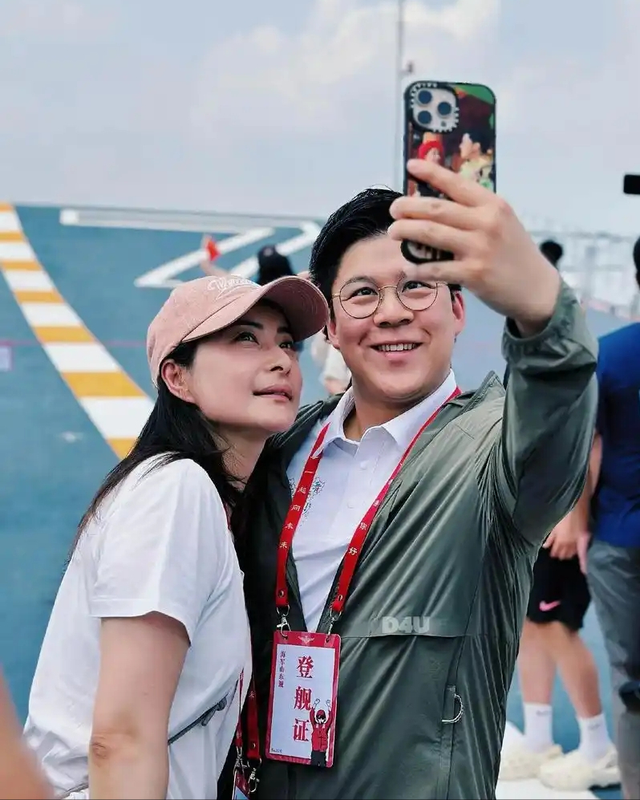 霍震霆没想到	，被霍家寄予厚望的郭晶晶，竟栽了这么大一个跟头