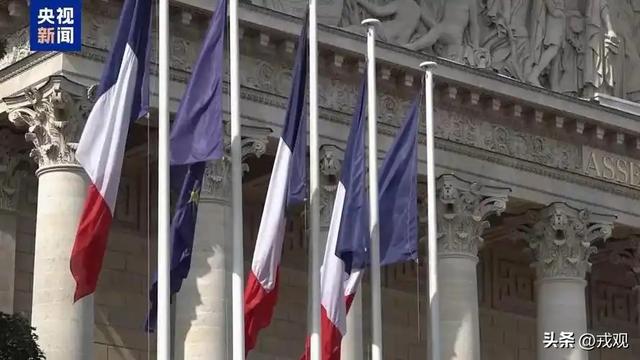 法国慌了！光之城狂赚，外省却躺平，机器人救场？