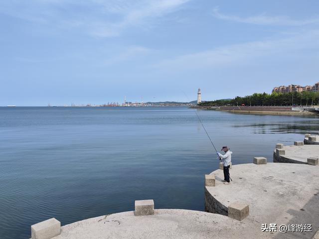 漫步威海公园，从海的颂歌到白色灯塔，大相框前留下美丽瞬间