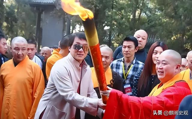 知名女星被曝是少林方丈的情妇？照片流出！女主辟谣，内幕曝光