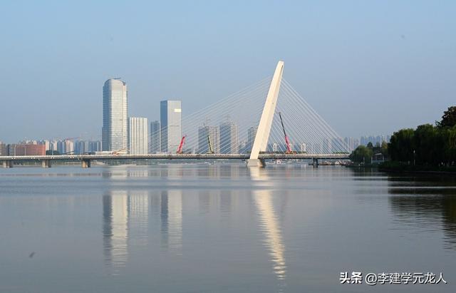 灞河的早晨