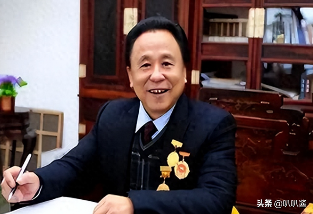 包养10位情妇，睡觉翻牌生下11个私生子，76岁还在拼命生娃！