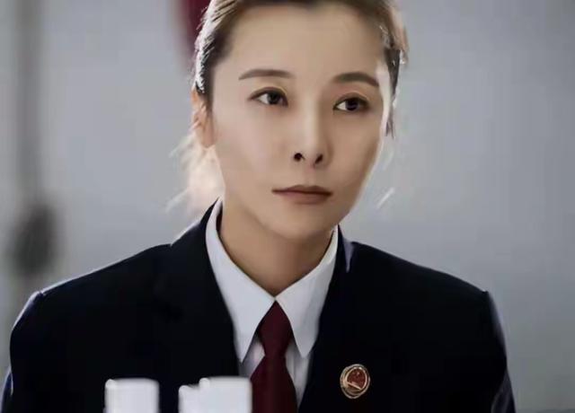 天呐	，差点没认出来，美人迟暮，我们的女神也老了	，但气质依然好