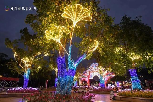 厦门园博苑花灯又上新！走进秋夜浪漫花月夜~