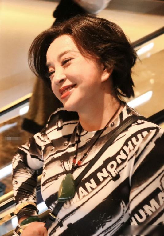 75岁"风流妖精"负债翻身？晚年真相竟藏在健身房里？