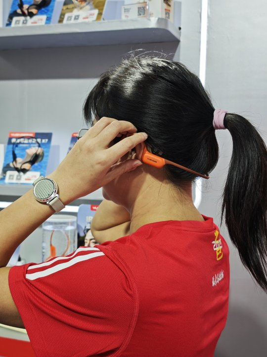 园世运动耳机亮相北马博览会：以专业声学与高性价比，为跑者注入声援力量