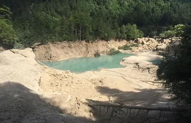 第一个发现九寨沟烤肠的人，绝对是天才