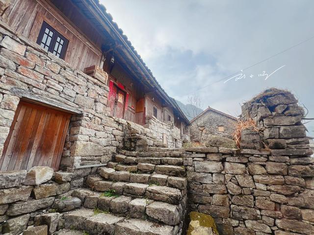 贵州黔西南这座“千年古寨”，名字好多游客不会读，你来过吗？