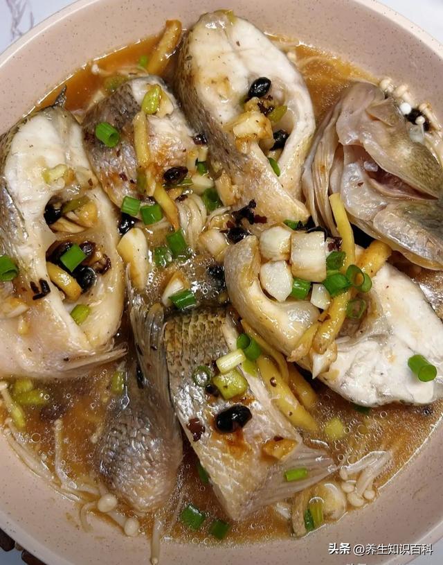 吃一斤它等于吃10只鸡	，一降血脂、二降血糖	、三降胆固醇，要懂吃